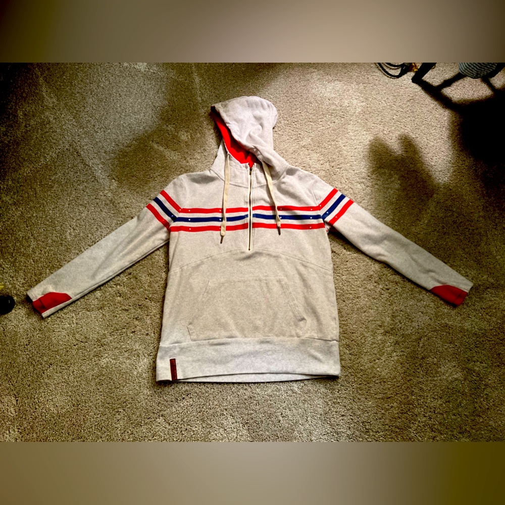Ampersand 1/2 zip “Baby you’re the firework “